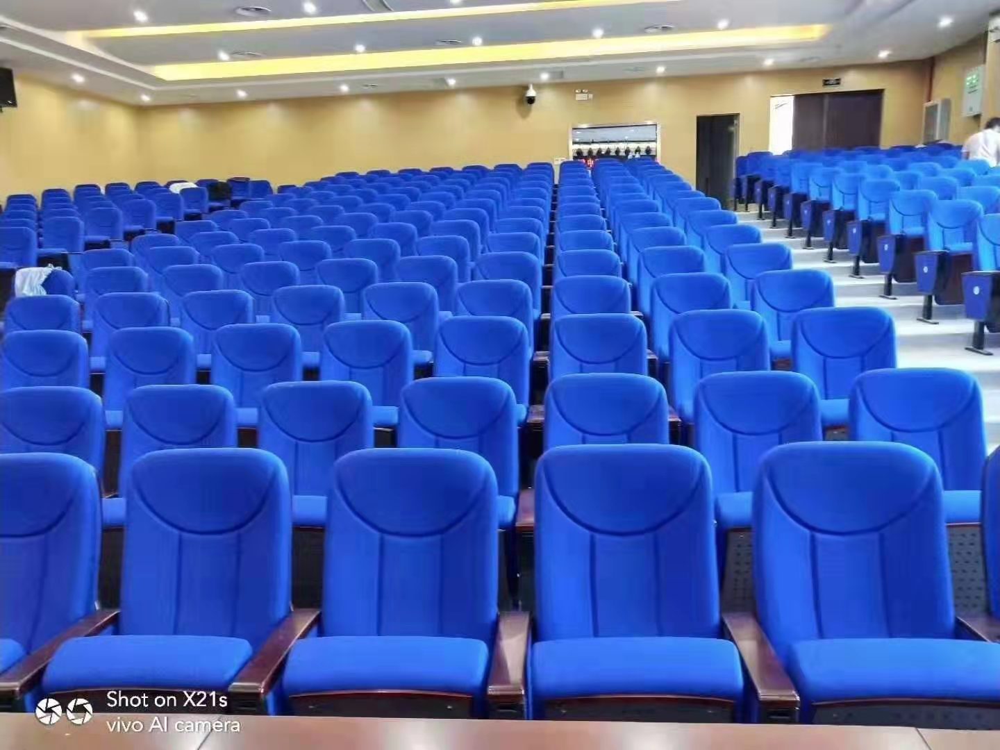 會(huì)議專用椅.jpg 會(huì)議專用椅.jpg