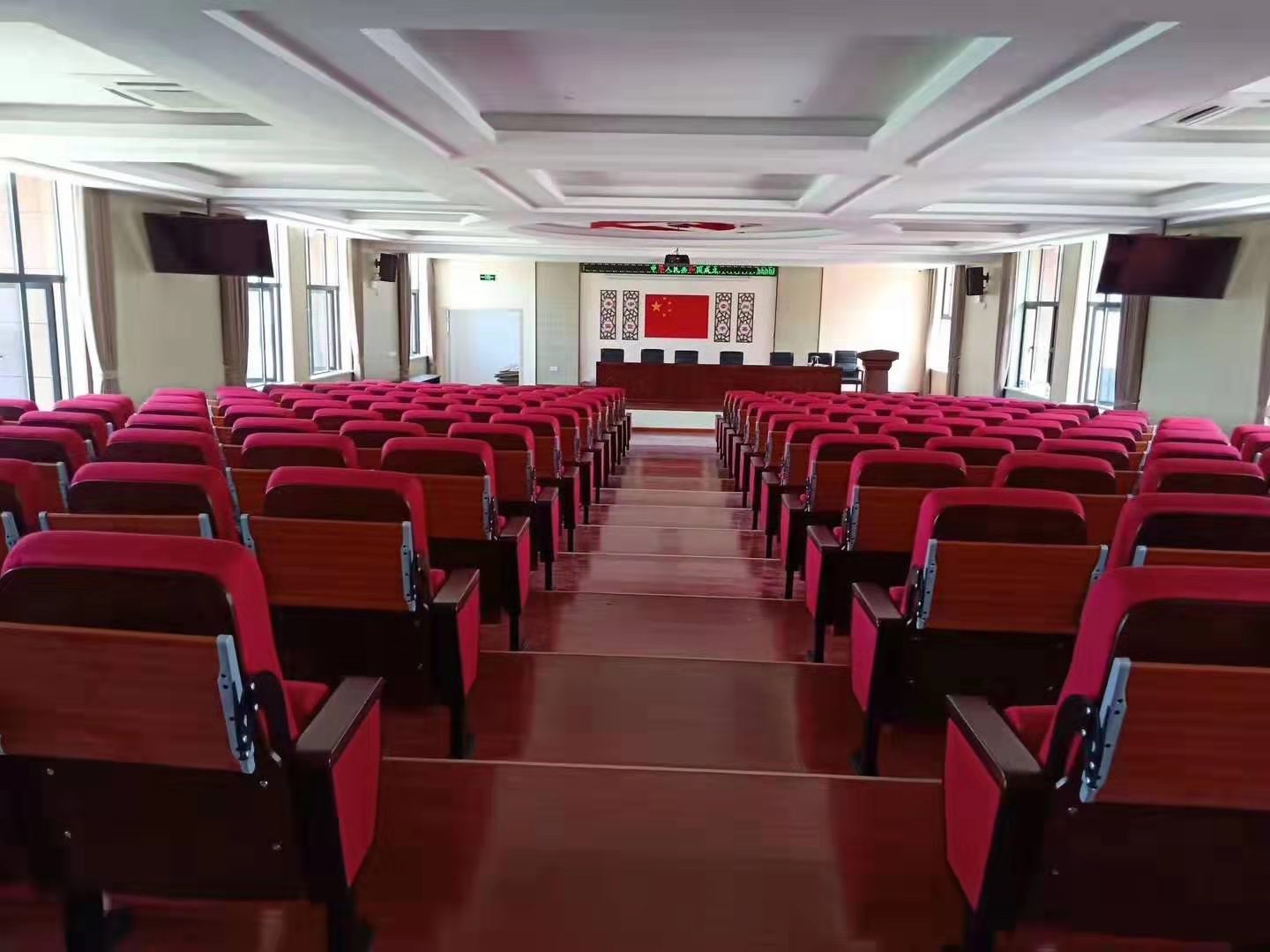 階梯會(huì)議椅.jpg 階梯會(huì)議椅.jpg