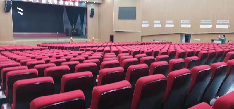 專業(yè)生產(chǎn)禮堂椅廠家.jpg 專業(yè)生產(chǎn)禮堂椅廠家.jpg