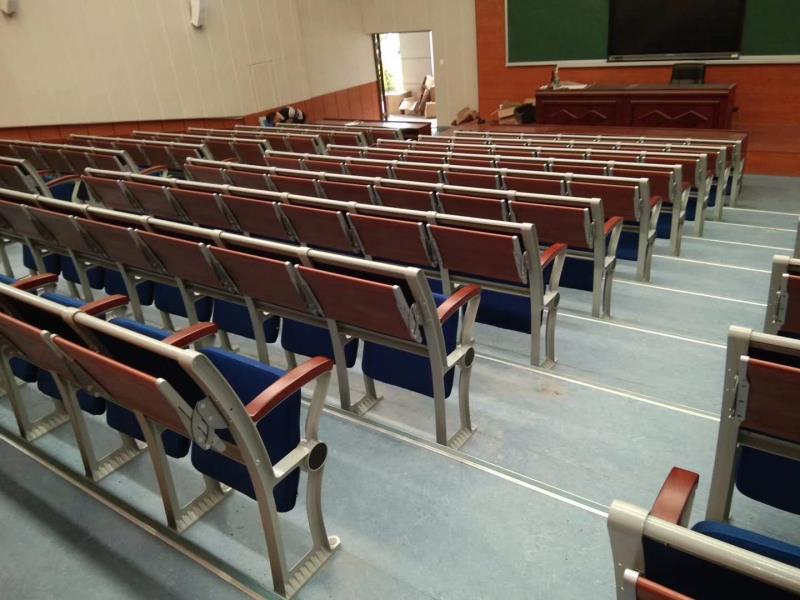 階梯教室椅.jpg