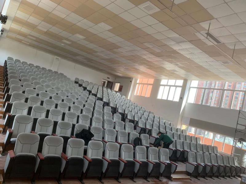 觀察禮堂椅的要點(diǎn) 觀察禮堂椅的要點(diǎn)